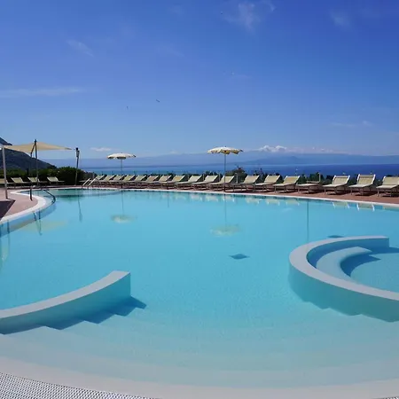 LUZIA AGRIRESORT - Piscina Panoramica e vista Mare a Capo Vaticano-2