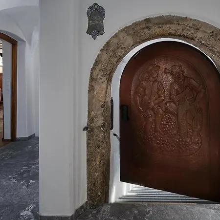 Hotel Schwarzer Adler Innsbruck-2