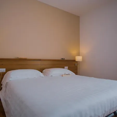 Mistral2 Hotel-3