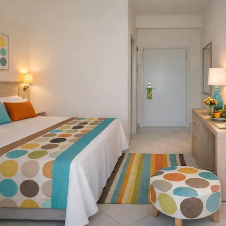 HOTEL TRIONFAL - Fronte Mare - Vicinissimi al Centro-2
