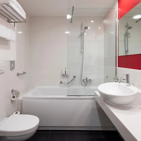 Holiday Inn Genoa City By Ihg-2