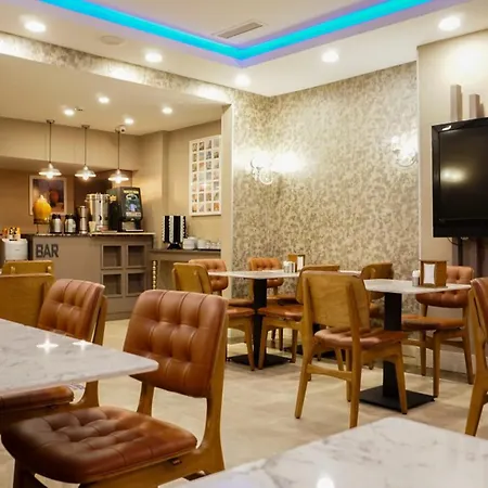 Raymond Hotel Old City-3