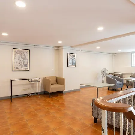 Ratchadamnoen Residence-3