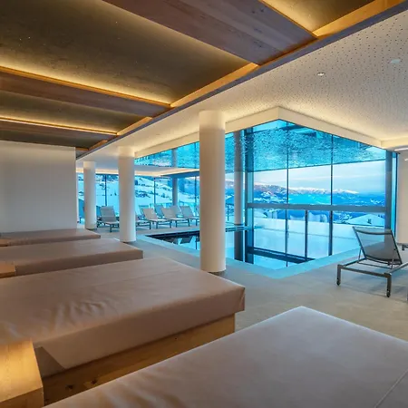 Hotel Purvita - Ski In Ski Out - Infinity Pool-3