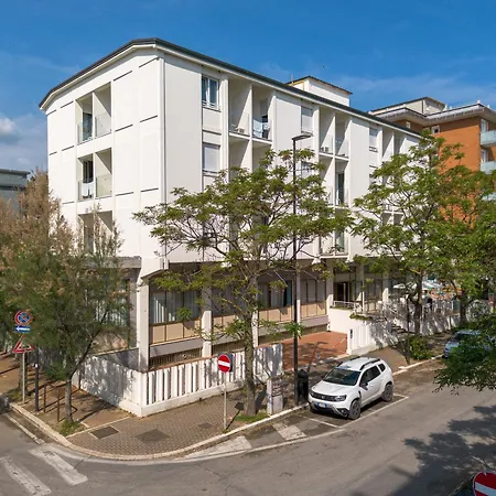 Amadei Hotel Promenade-2