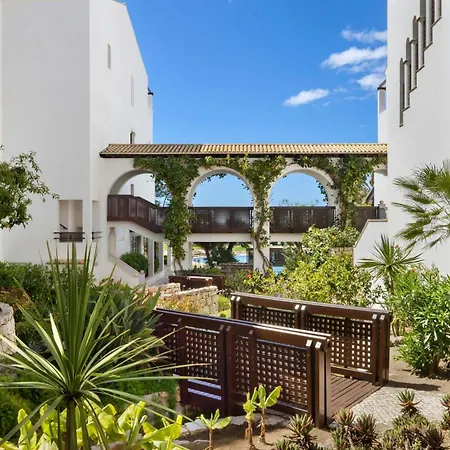 Pine Cliffs Ocean Suites, A Luxury Collection Resort & Spa, Algarve-2