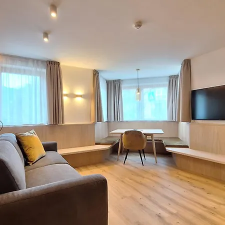 Hotel Kranebitt B&B-2
