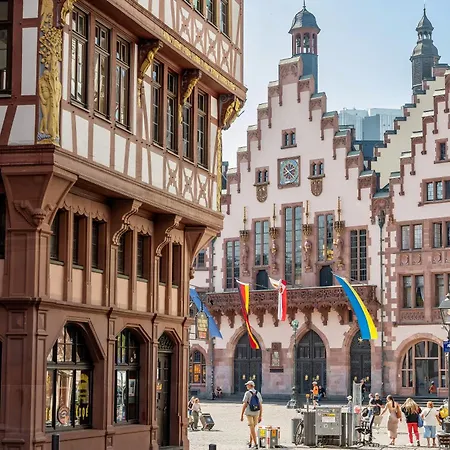 Moxy Frankfurt East-2