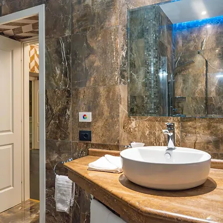 Via Veneto Suites-3