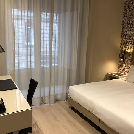 Caruso Place Luxury Rooms & Suites-2