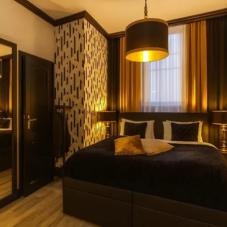 Golden Prague Rooms-3