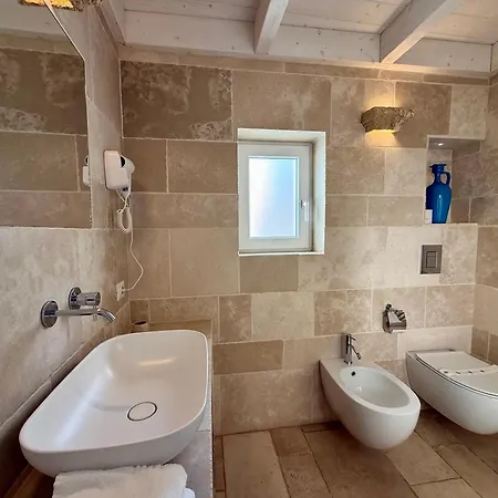 Vittorio Emanuele Charming Suites-2