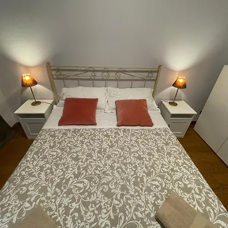 Paradise Suites - Brignole Station - Best Price Rooms - Always Open-3