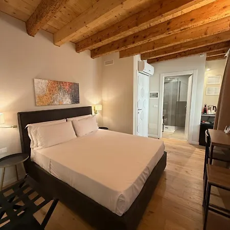 Malvezzi24 Boutique Rooms-3