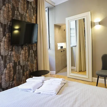 Salvator Rooms-3