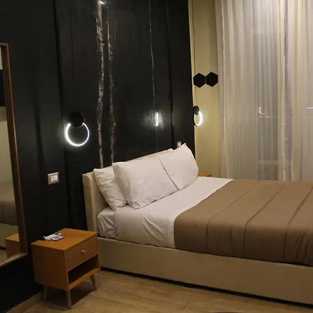 BlackWoody Contemporary Rooms - Napoli Centro Storico Via Toledo-3