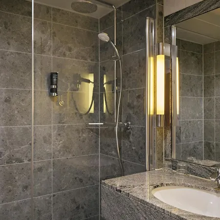 Leonardo Royal Hotel Duesseldorf Koenigsallee-3