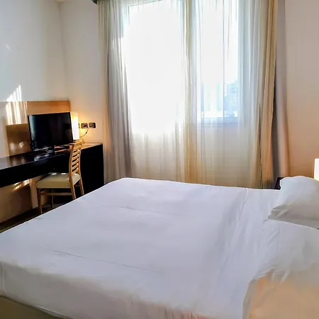 Hotel Carpi-3
