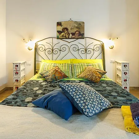 All'Ombra Del Cupolone Guest House-2