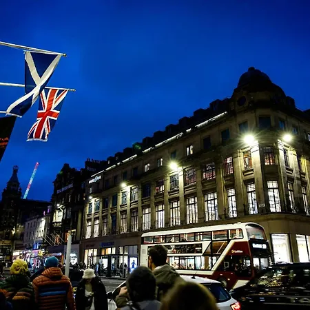 Motel One Edinburgh-Princes-3