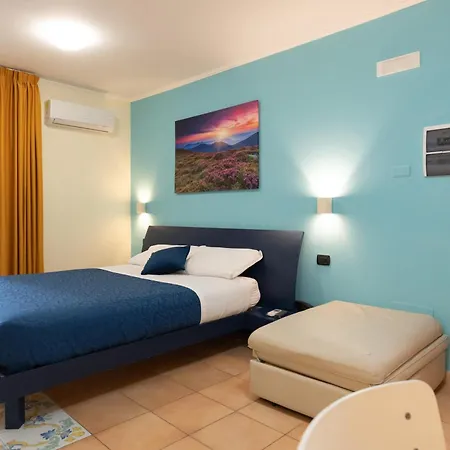 Vittoria Guest House Salerno-2