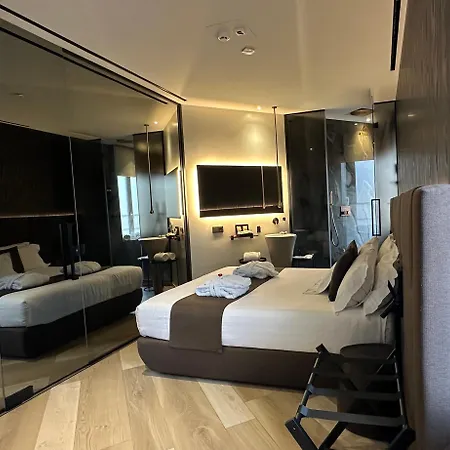 Tritone Luxury Suites Fontana di Trevi-2