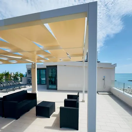 Palms Beach Pesaro Residence-2