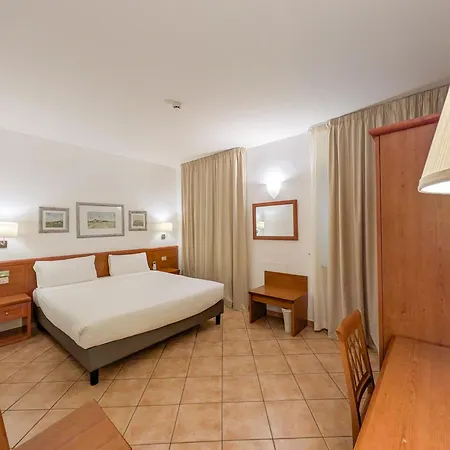 Hotel Lauri-2