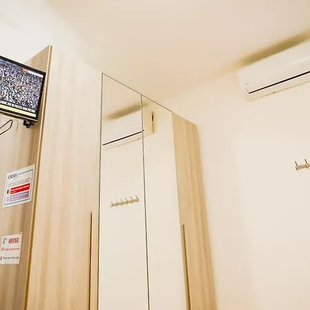 Jordan Home-2