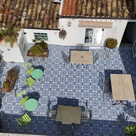 Ad Hoc Rooms-3