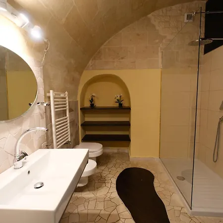 Meteoron Luxury Rooms-2