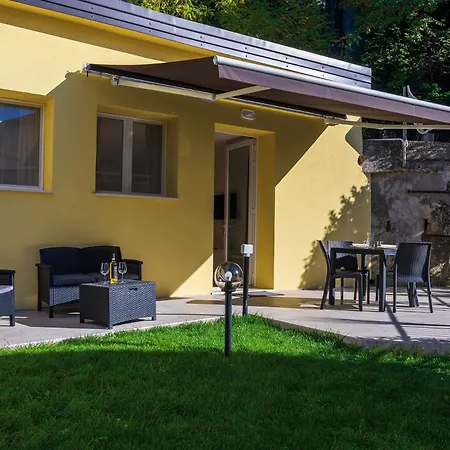 Residence La Torre con private park-3