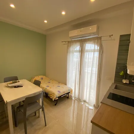 Villa Del Gaudio Rooms&Apartments-3