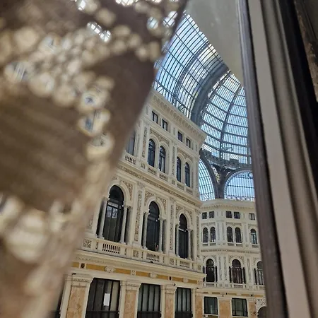 Suite Galleria Umberto I-3