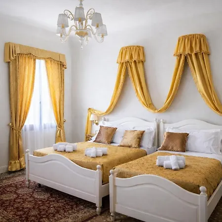 Palazzo Titti Rialto Suites-2