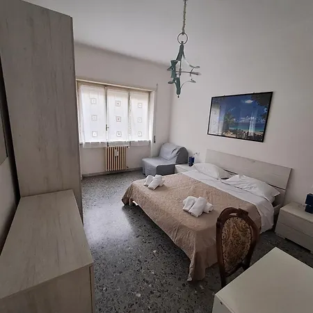 Gold Sunshine srls Guest House o Affittacamere-2