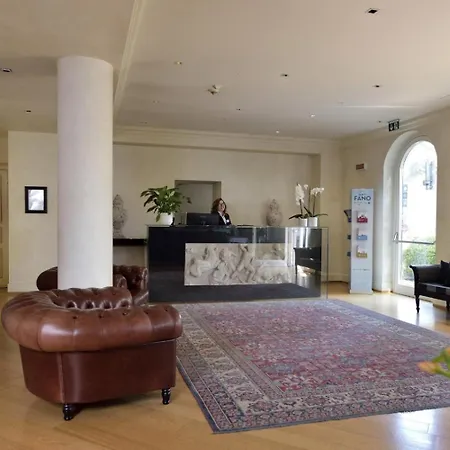 Siri Hotel-3