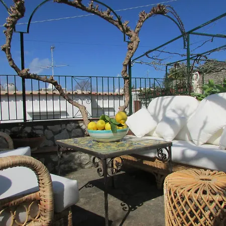 Casa Palazzo a Mare-2
