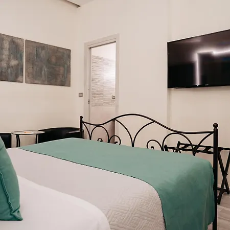 Room 230 Roma Luxury Suites-3