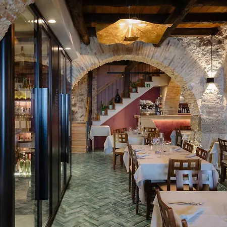 Il Casato Deluxe Rooms-3