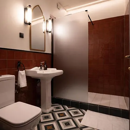Maroon & Moss Residence-3