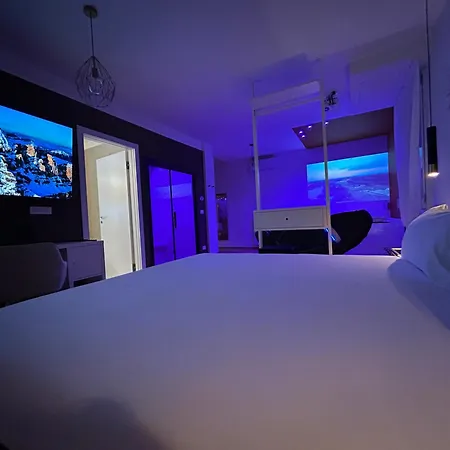 4 Star Suite Spa - Self Check-In-2