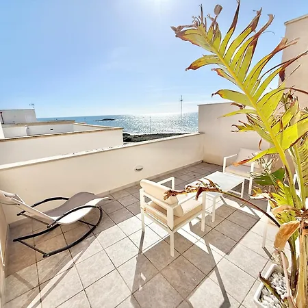 Leo Rooms & Sea-2