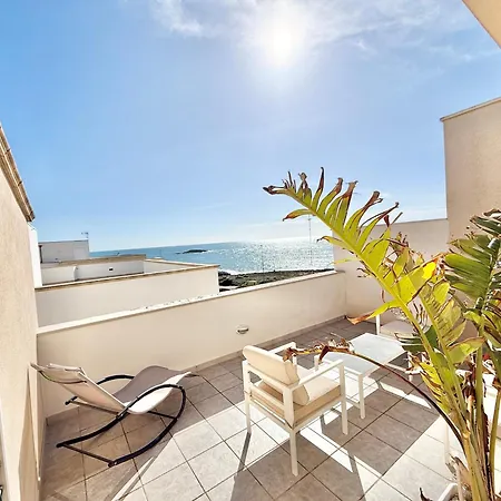 Leo Rooms & Sea-3