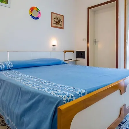 Hotel Canasta-3