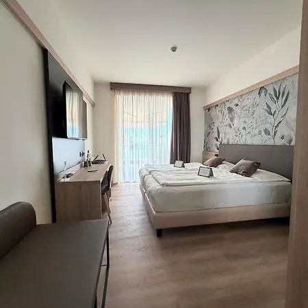 Hotel Villa Letizia-3