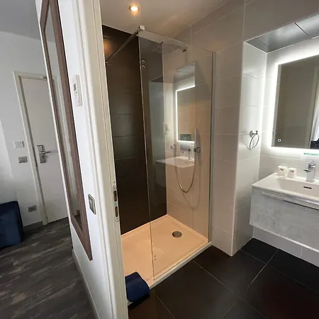 Hotel Flots D'Azur Promenade Des Anglais-2