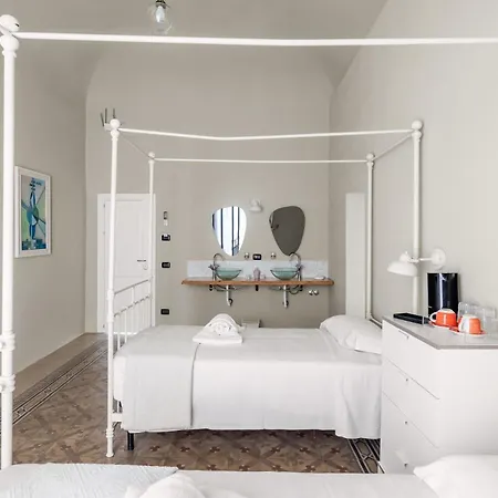 Palazzo Cavarretta - Pinella's Rooms&Apartment-2