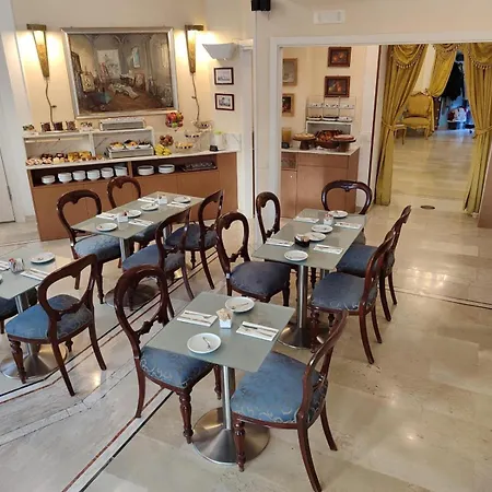 Hotel Art Resort Galleria Umberto-3