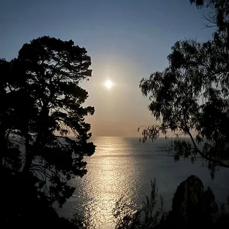 Villacore Capri-3